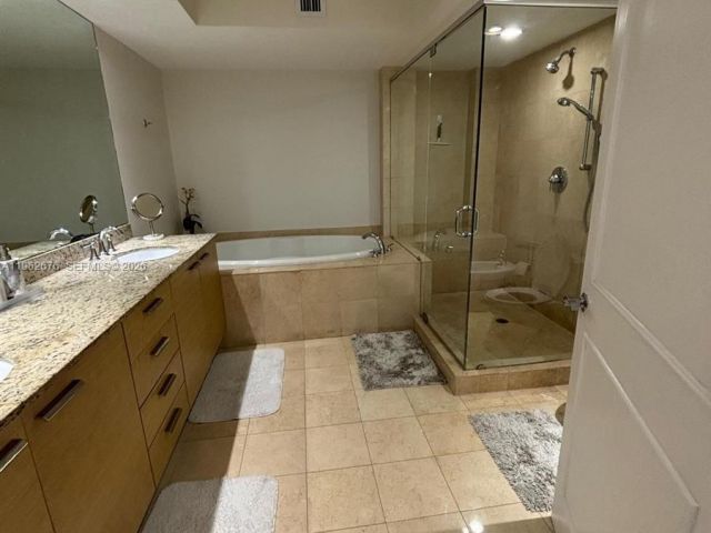 Apartment for rent  Unit #2004 - photo 7499219