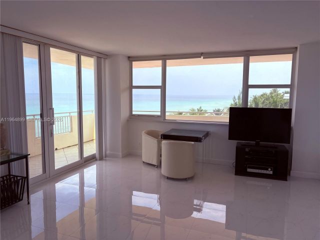 Apartment for rent  Unit #408 - photo 7428374