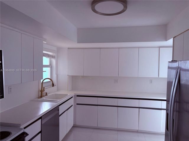 Apartment for rent  Unit #408 - photo 7428385