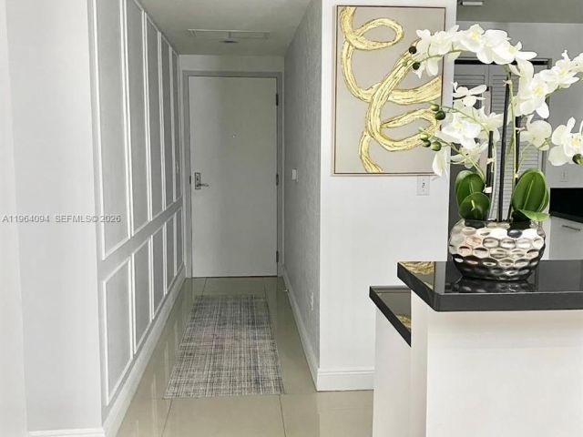 Apartment for rent  Unit #1605 - photo 7488725