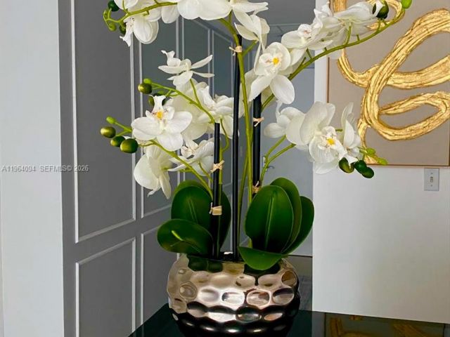 Apartment for rent  Unit #1605 - photo 7488726