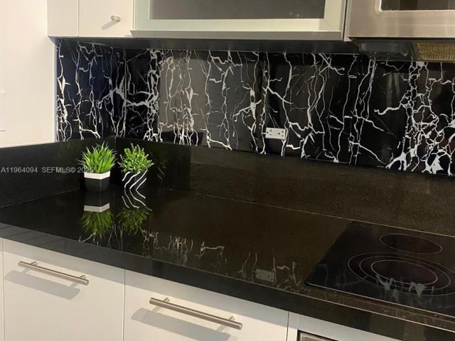 Apartment for rent  Unit #1605 - photo 7488735