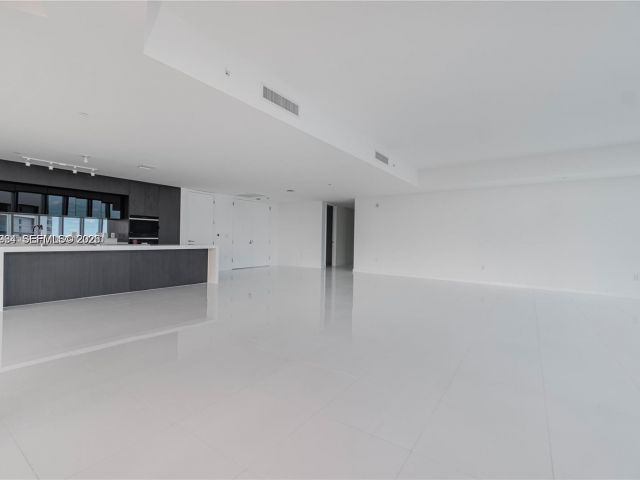 Apartment for rent  Unit #4911 - photo 7429542