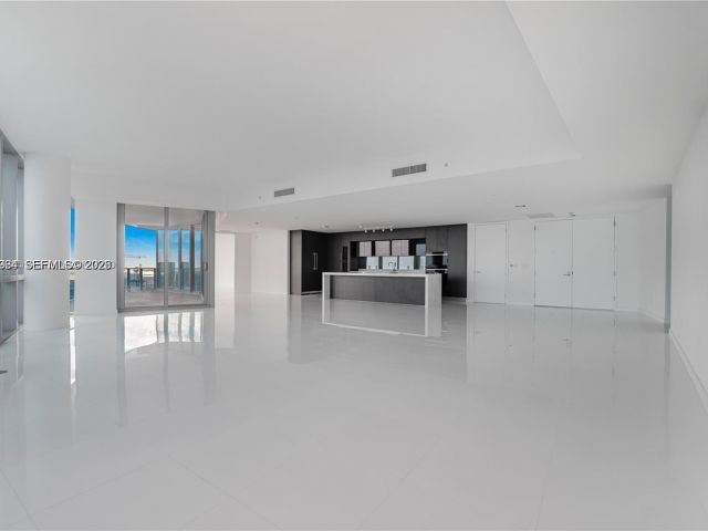 Apartment for rent  Unit #4911 - photo 7429543