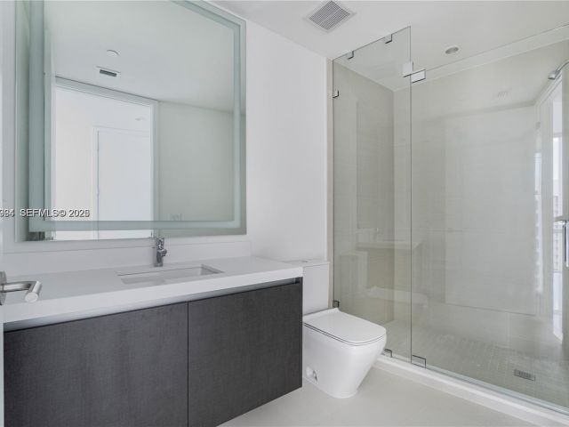 Apartment for rent  Unit #4911 - photo 7429554