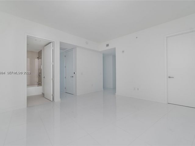 Apartment for rent  Unit #4911 - photo 7429556