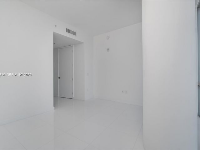 Apartment for rent  Unit #4911 - photo 7429558