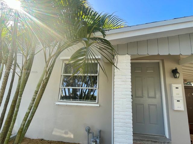 Home for rent at 1329 NE 16th Ave 0 - photo 7482648