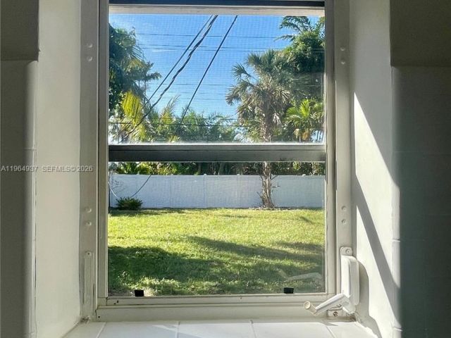 Home for rent at 1329 NE 16th Ave 0 - photo 7482653