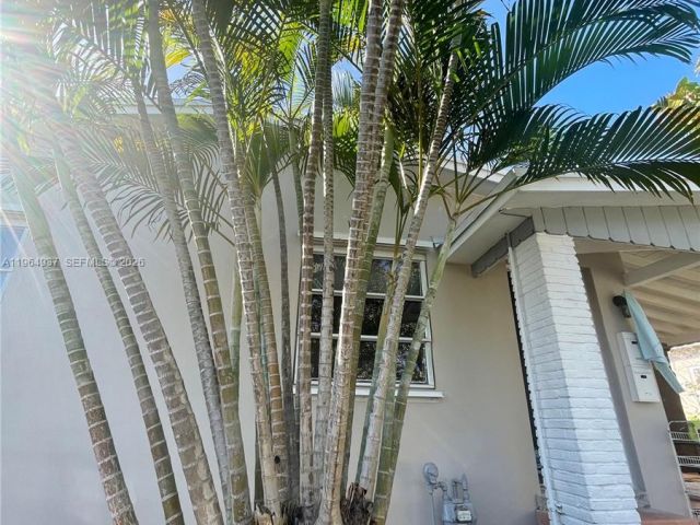 Home for rent at 1329 NE 16th Ave 0 - photo 7482658