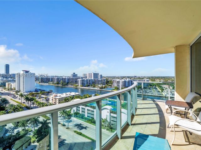 2-bedroom condo for rent in Hollywood - 2501 S Ocean Dr 1535(AvailableAug20) - MondialRealty