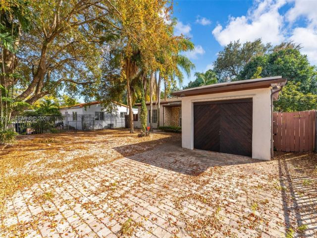 Home for sale at 4220 SW 13th St - photo 7428264