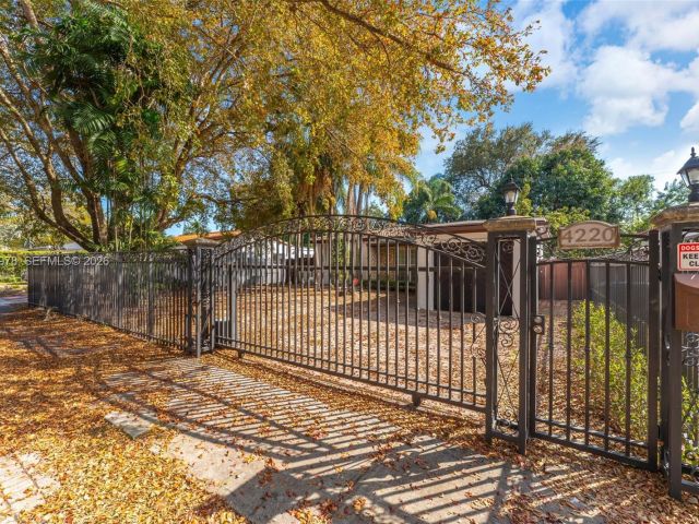 Home for sale at 4220 SW 13th St - photo 7428265