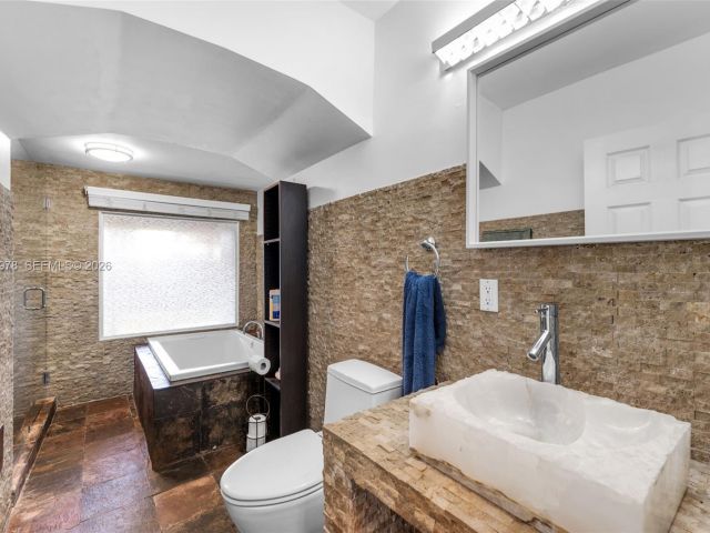 Home for sale at 4220 SW 13th St - photo 7428279