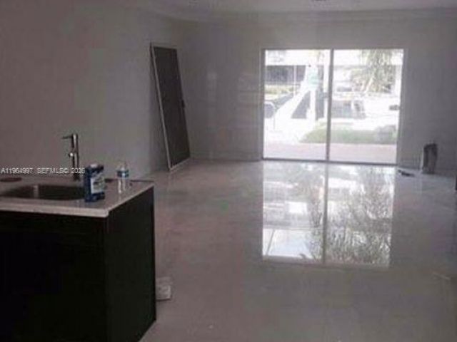 Home for rent at 16529 NE 26th Ave 4A - photo 7428097