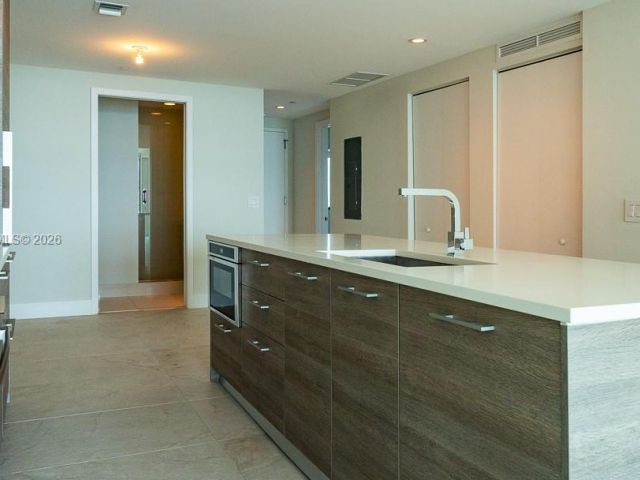 Apartment for sale  Unit #2105 - photo 7429766