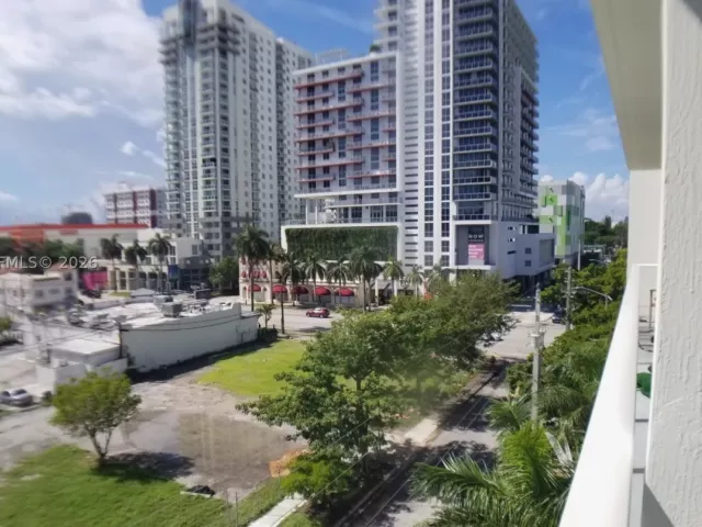 1-bedroom condo for sale in Miami - 321 NE 26th St 511 - MondialRealty