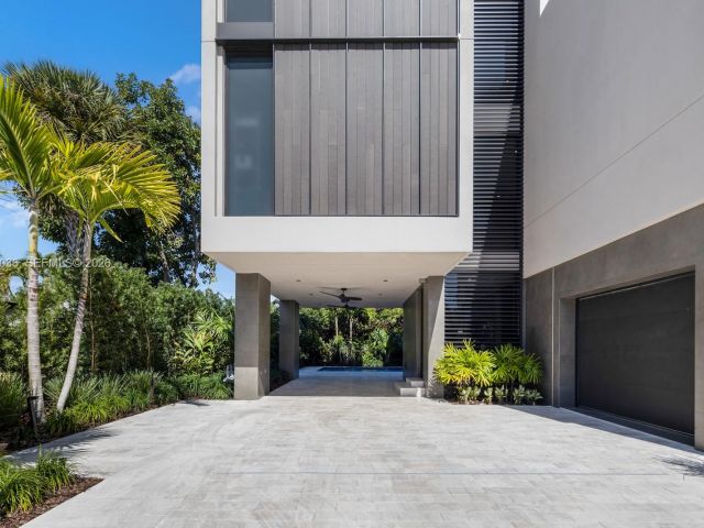 Home for sale at 621 W 44th St - photo 7467577