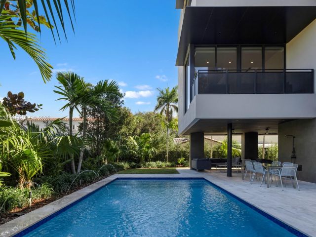 Home for sale at 621 W 44th St - photo 7467578