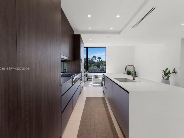 Home for sale at 621 W 44th St - photo 7467586