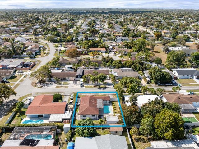 Home for sale at 16321 SW 102nd Pl - photo 7428230