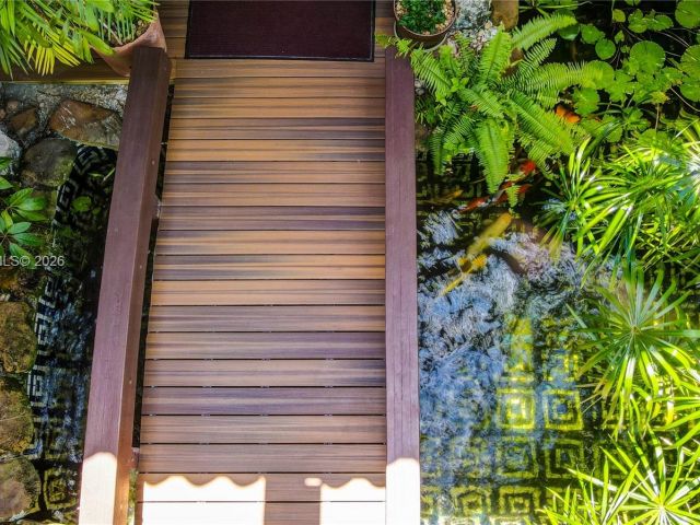 5-bedroom home for sale in Hallandale Beach - 913 Diplomat Parkway - MondialRealty