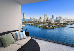 Apartment #20G at Turnberry Isle