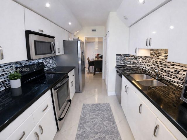 Apartment for sale  Unit #20G - photo 7428768