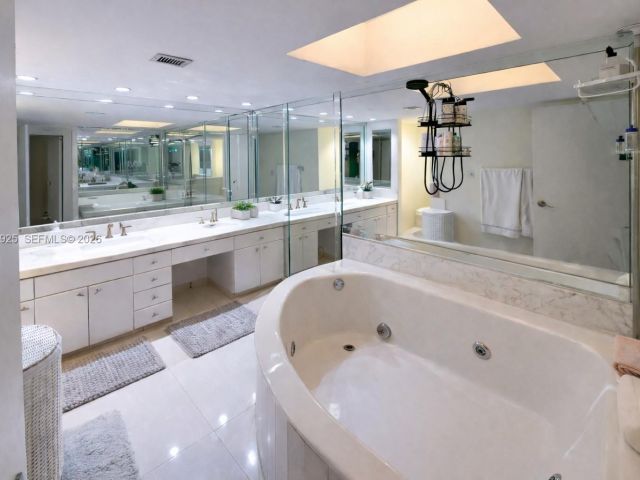 Apartment for sale  Unit #20G - photo 7428772