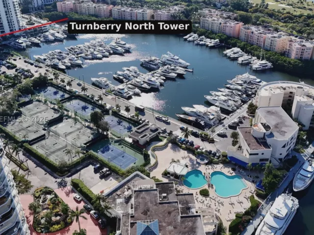 2-bedroom condo for sale in Aventura - 19707 Turnberry Way 20G - MondialRealty