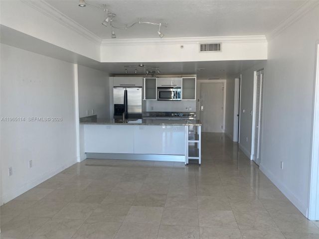 Apartment for rent  Unit #1705 - photo 7429215