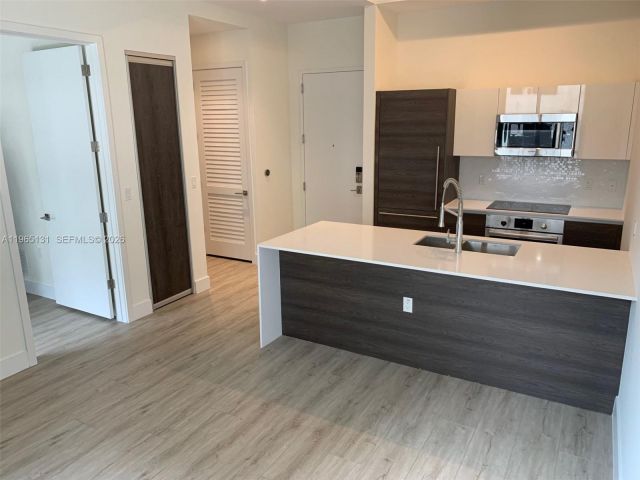 Apartment for rent  Unit #206 - photo 7476028