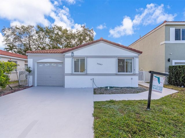 Home for sale at 16907 SW 142nd Pl - photo 7428489