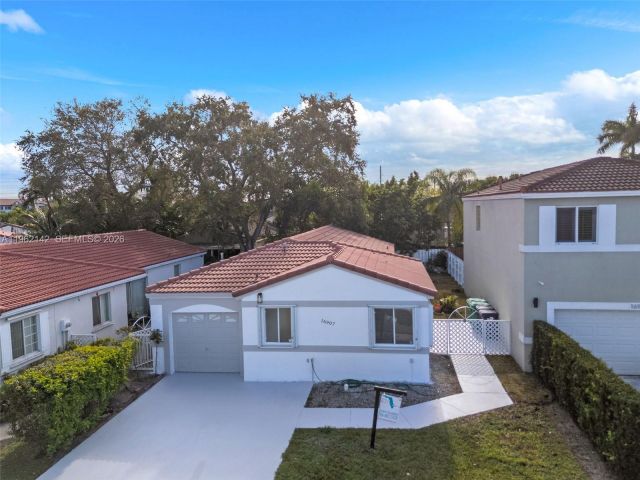 Home for sale at 16907 SW 142nd Pl - photo 7428491