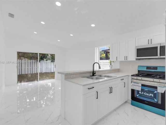 Home for sale at 16907 SW 142nd Pl - photo 7428495