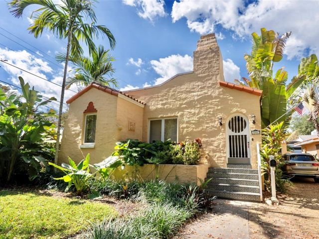 Home for rent at 906 Genoa St - photo 7434042