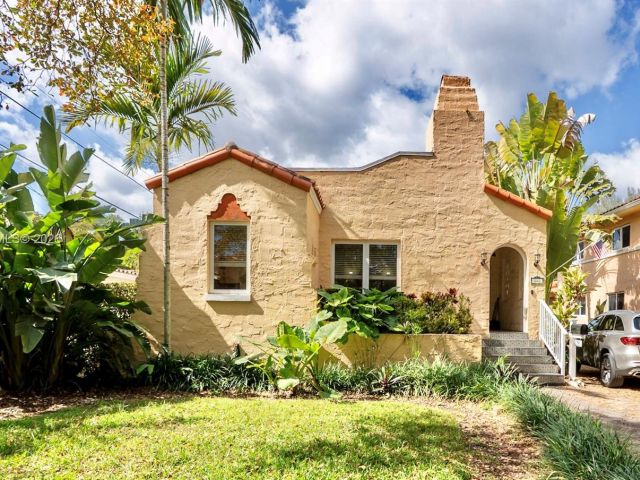 Home for rent at 906 Genoa St - photo 7434043