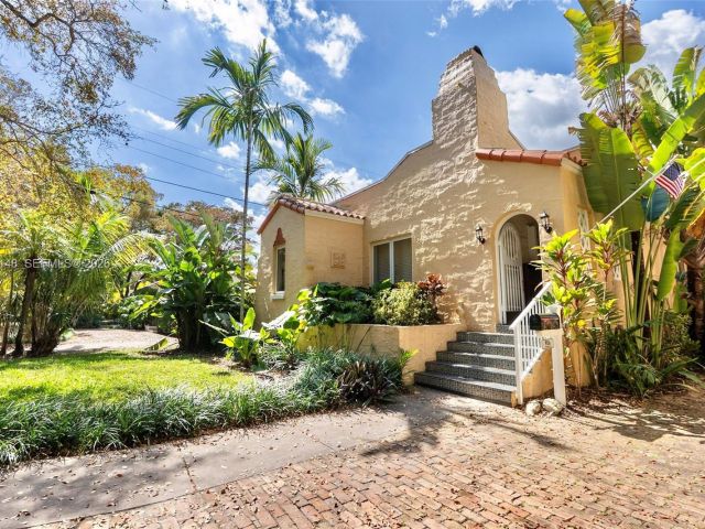 Home for rent at 906 Genoa St - photo 7434044