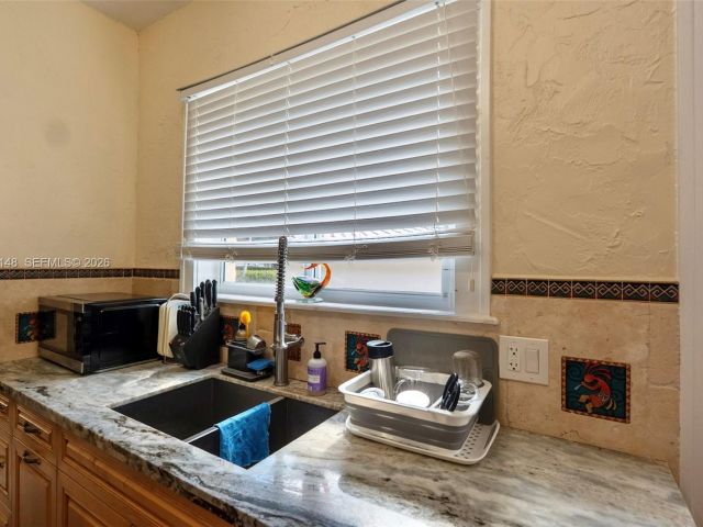 Home for rent at 906 Genoa St - photo 7434048