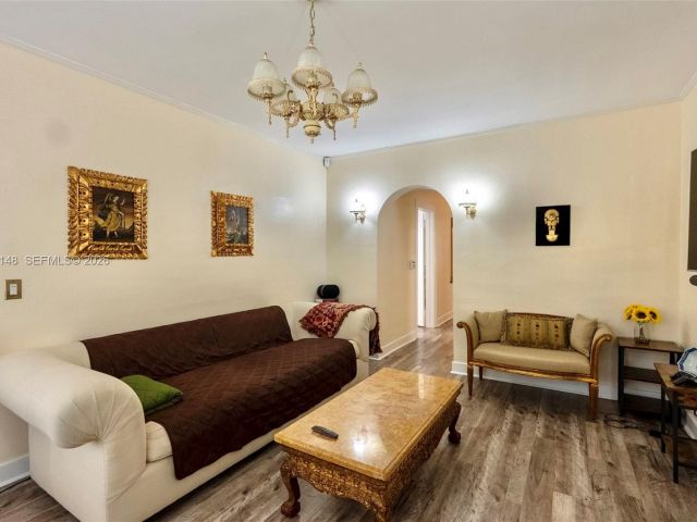 Home for rent at 906 Genoa St - photo 7434051