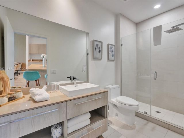 Apartment for sale  Unit #603 - photo 7429318