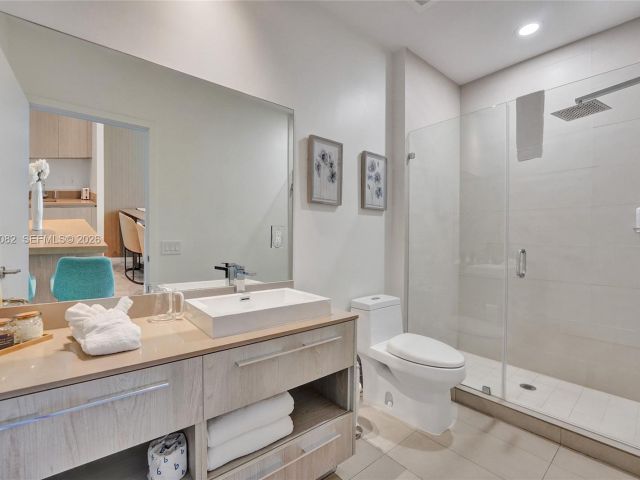 Apartment for sale  Unit #603 - photo 7429320