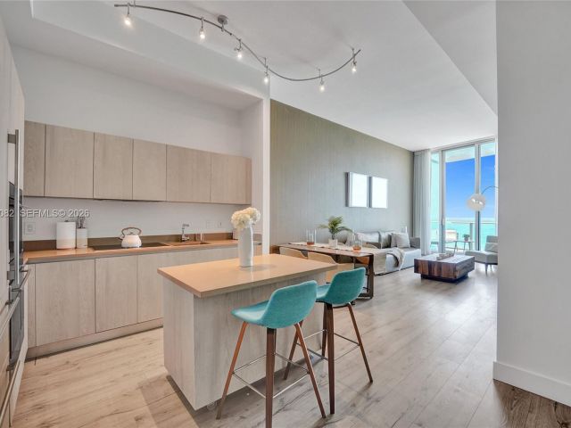 Apartment for sale  Unit #603 - photo 7429323