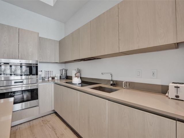 Apartment for sale  Unit #603 - photo 7429326