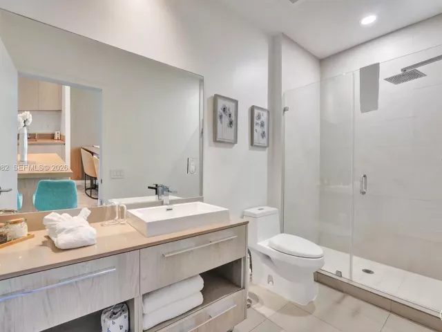 1-bedroom condo for sale in Hollywood - 4111 S Ocean Dr 603 - MondialRealty