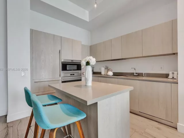 1-bedroom condo for sale in Hollywood - 4111 S Ocean Dr 603 - MondialRealty