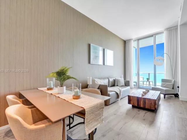 1-bedroom condo for sale in Hollywood - 4111 S Ocean Dr 603 - MondialRealty