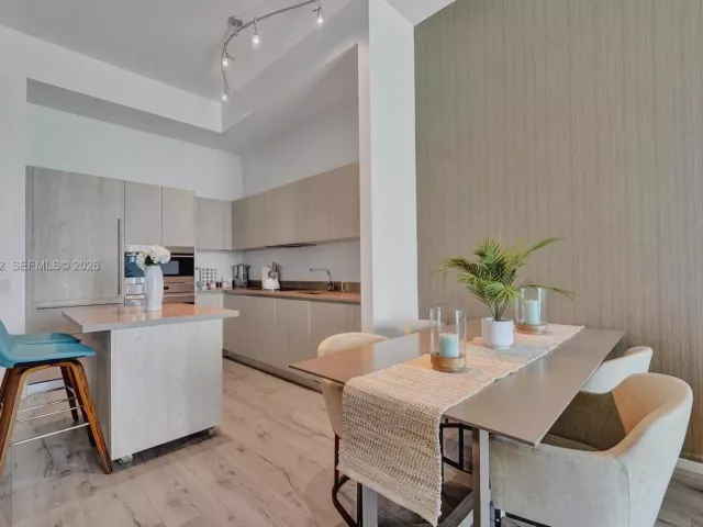 1-bedroom condo for sale in Hollywood - 4111 S Ocean Dr 603 - MondialRealty
