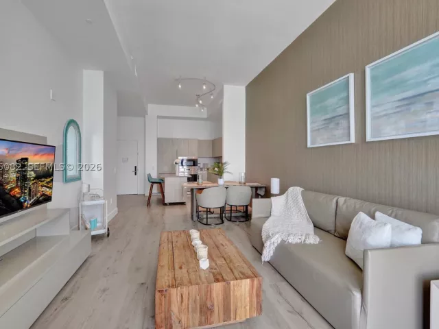 1-bedroom condo for sale in Hollywood - 4111 S Ocean Dr 603 - MondialRealty