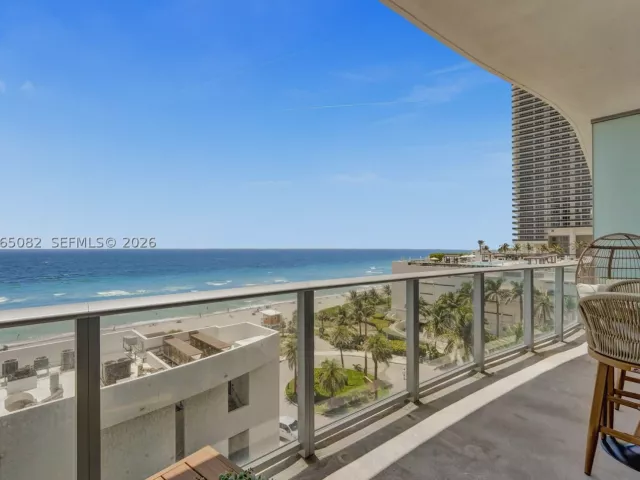 1-bedroom condo for sale in Hollywood - 4111 S Ocean Dr 603 - MondialRealty
